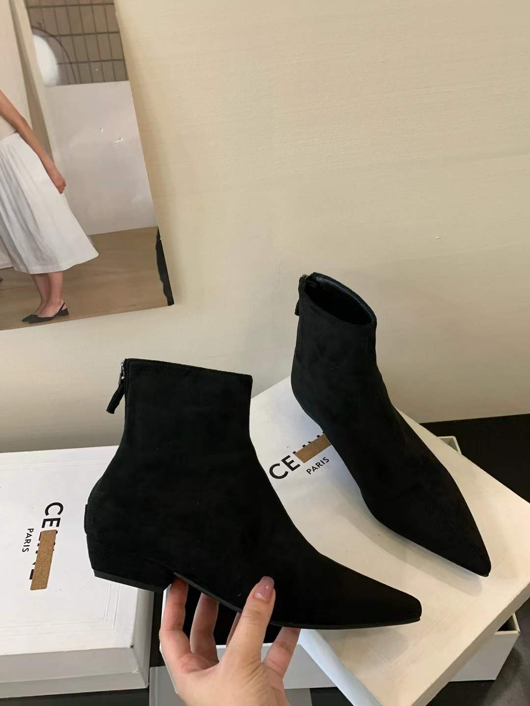 2026 Early Autumn Chunky Heel Ankle Boots Pointed Toe Suede Back Zip Fashion Commuter Street Slim Boots for Dresses and Jeans