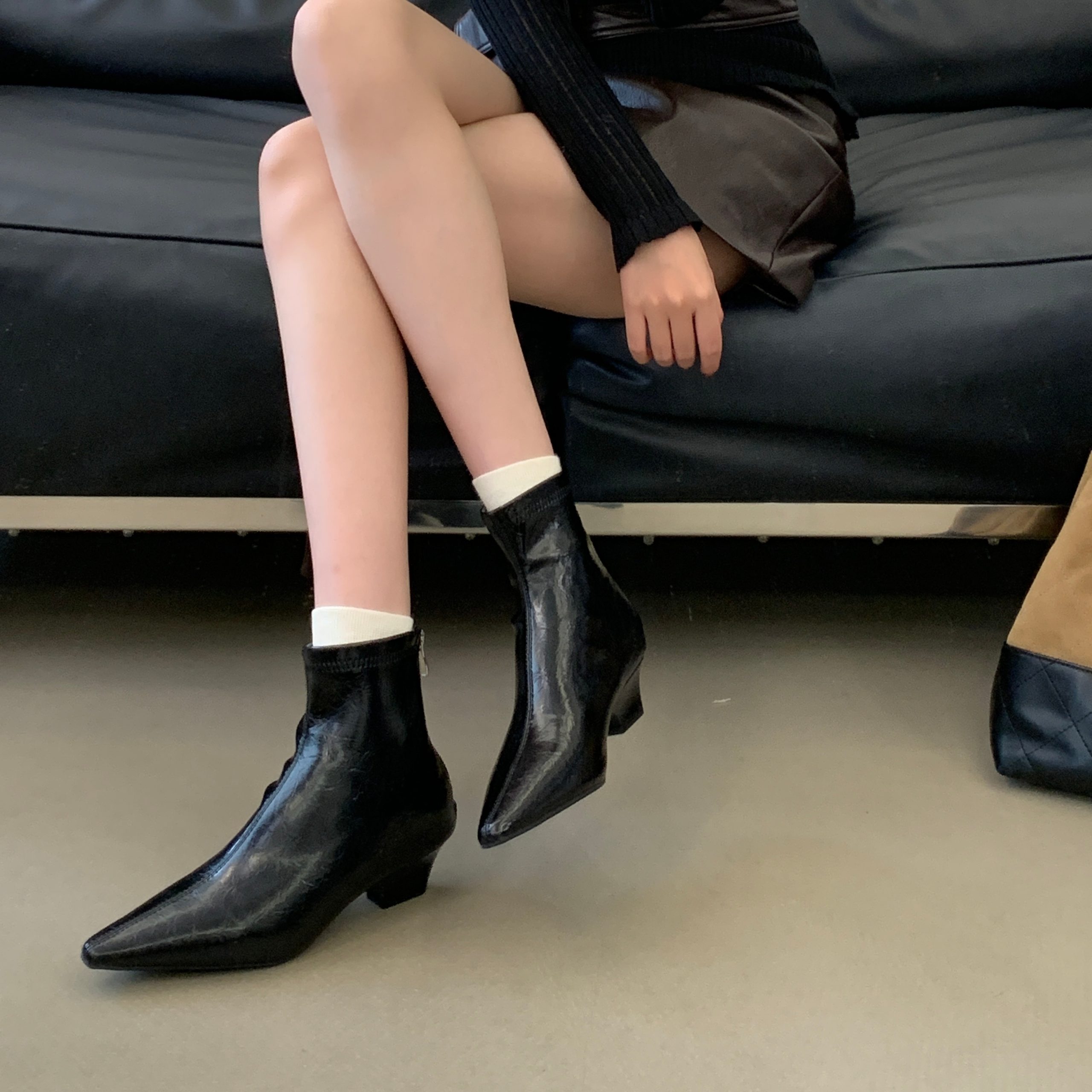 1784530791870_RGBHQj.jpg 2026 Autumn Winter New Chunky Heel Pointed Toe Short Boots Women's Zip Ankle Boots Fashion Boots